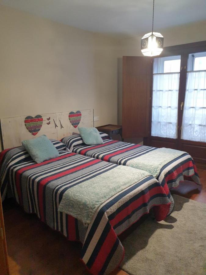 Apartamento Cine Colon Ribadeo Exterior photo