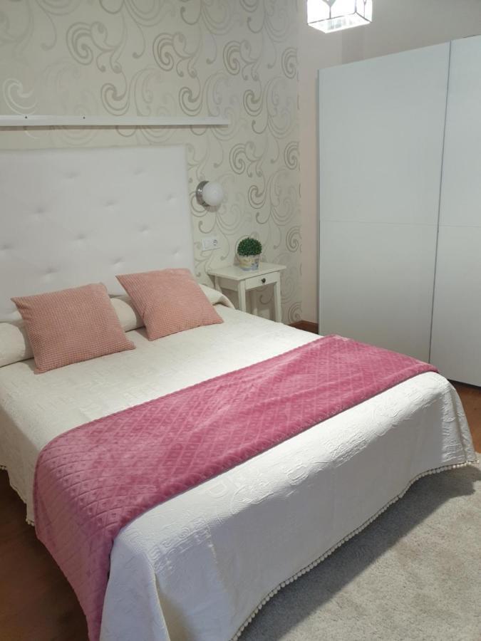 Apartamento Cine Colon Ribadeo Exterior photo