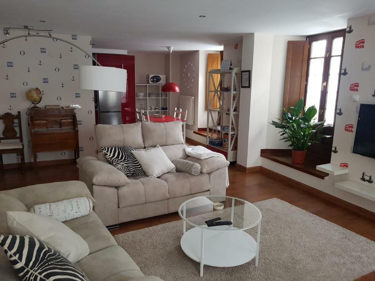 Apartamento Cine Colon Ribadeo Exterior photo