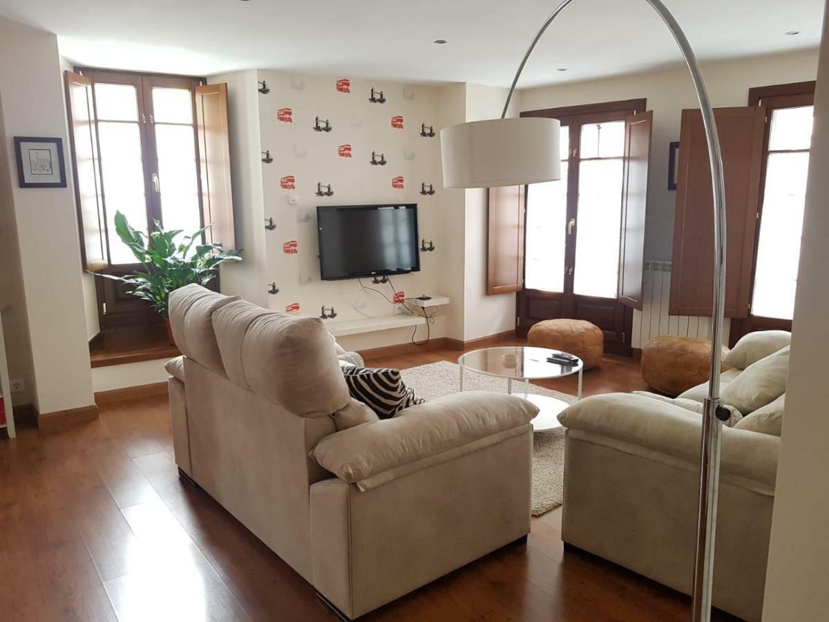 Apartamento Cine Colon Ribadeo Exterior photo