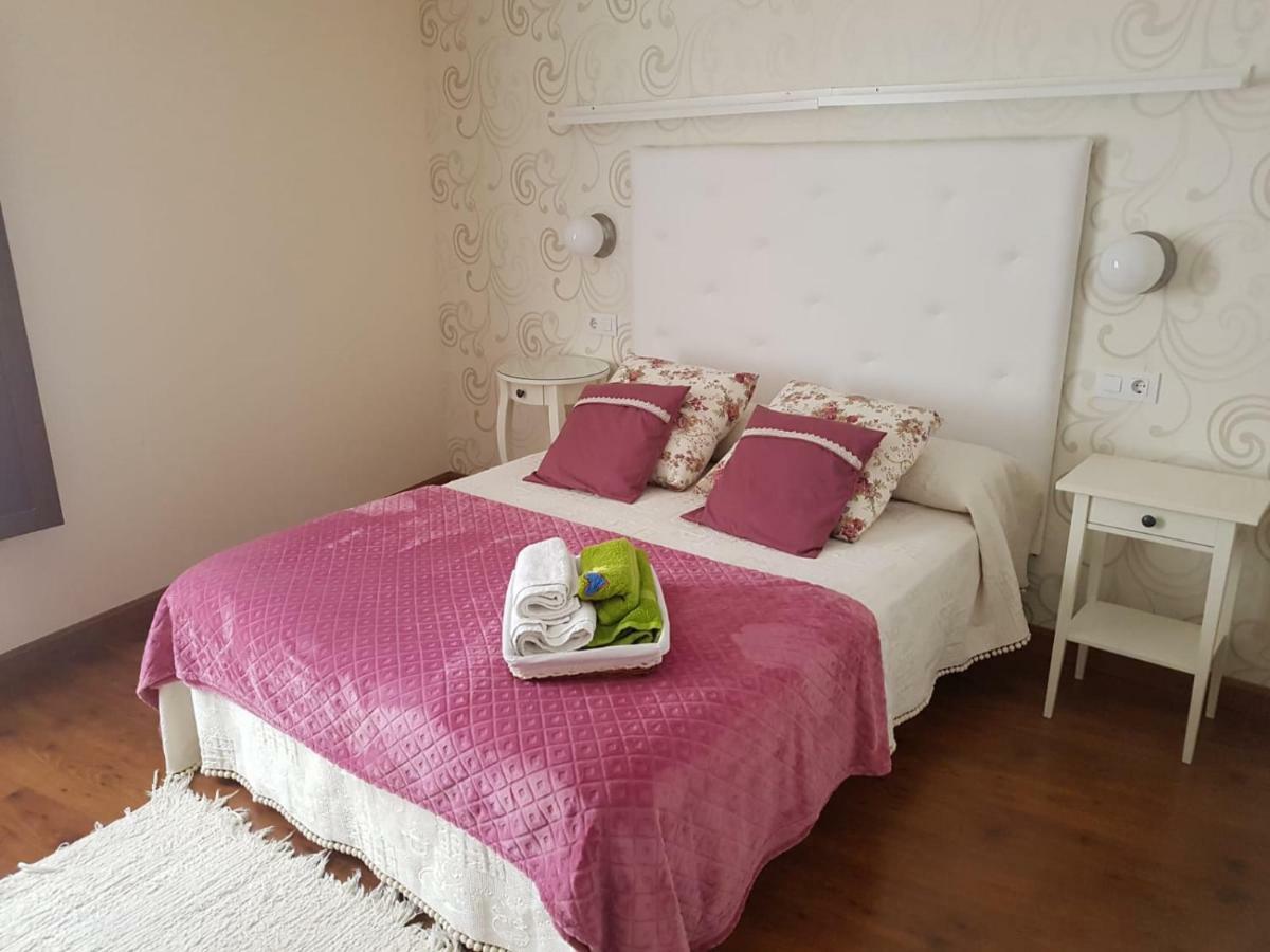 Apartamento Cine Colon Ribadeo Exterior photo