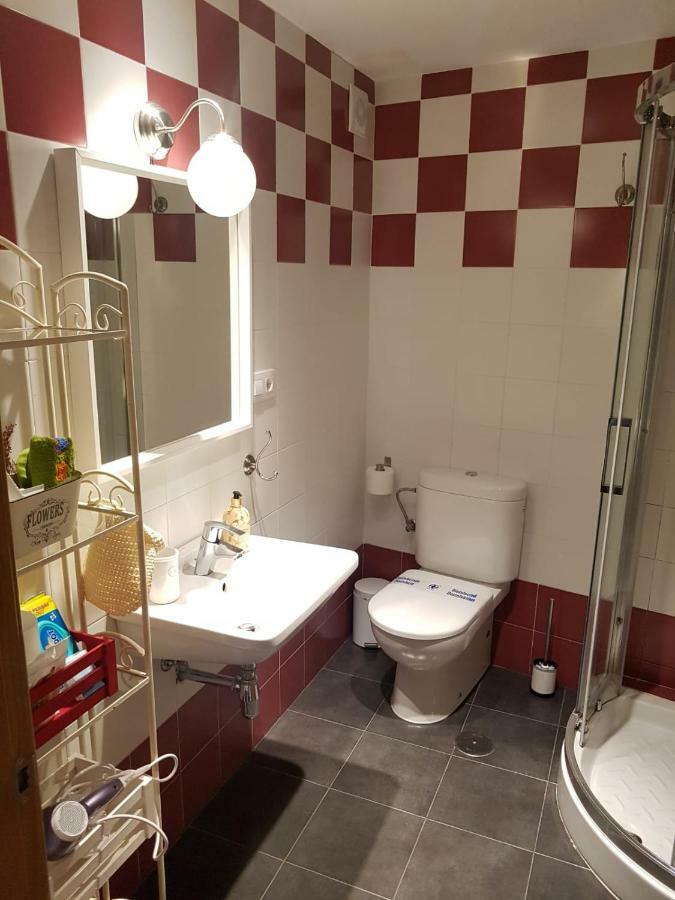 Apartamento Cine Colon Ribadeo Exterior photo