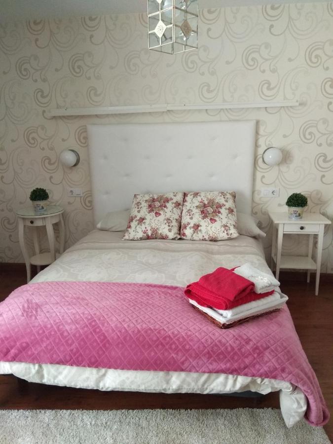 Apartamento Cine Colon Ribadeo Exterior photo