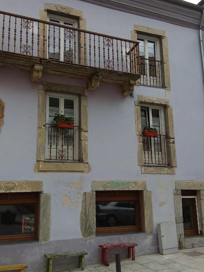 Apartamento Cine Colon Ribadeo Exterior photo